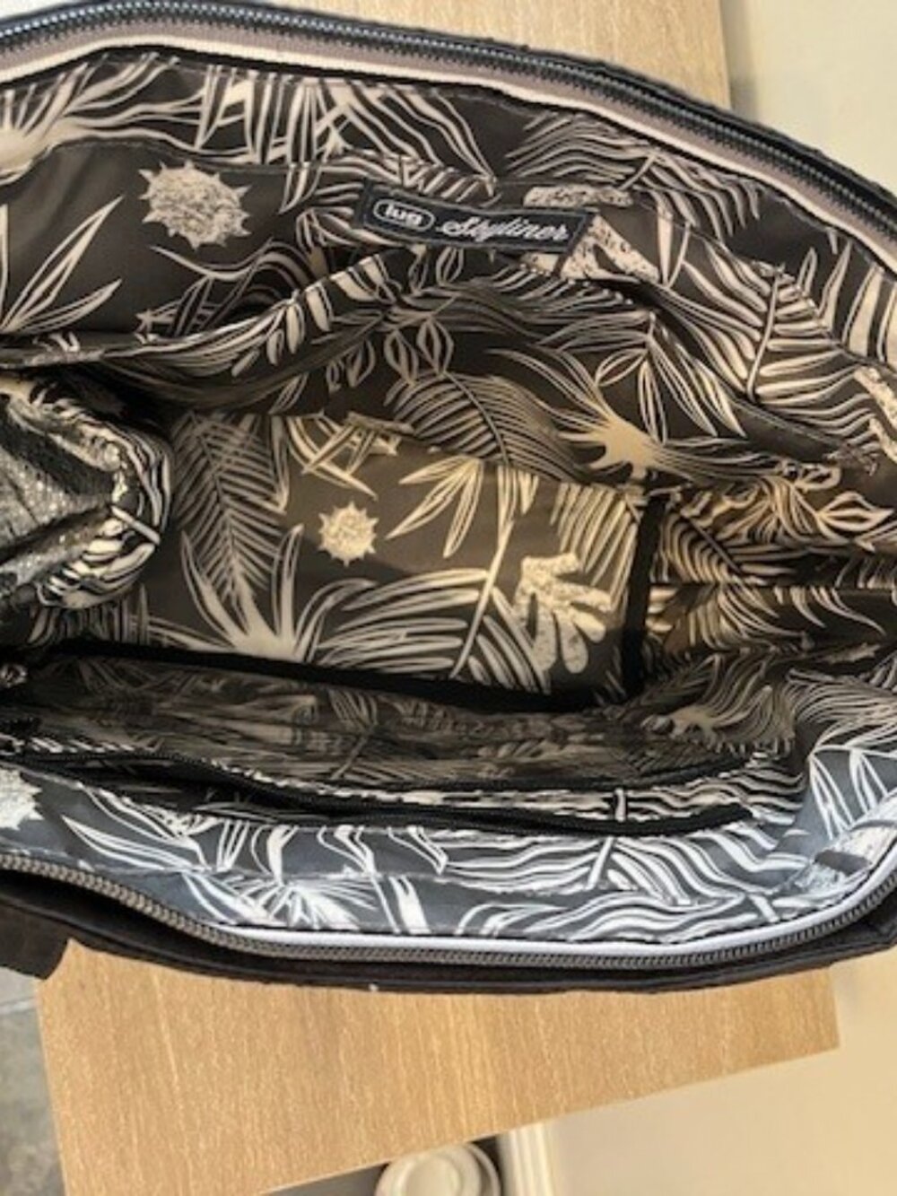 Lug Medium Skyliner Tote - Picture 6 of 14